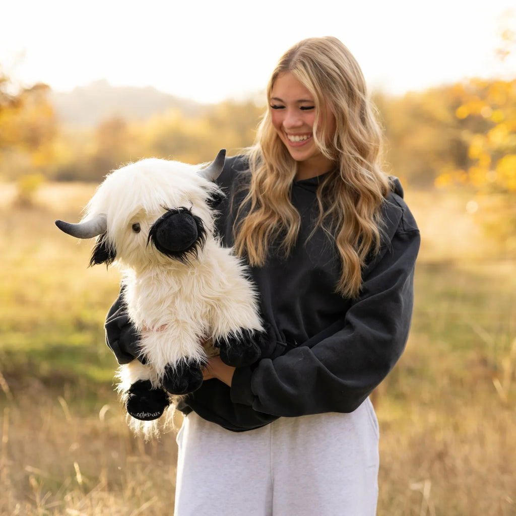 Jumbo White & Black Highland Cow Toyarat