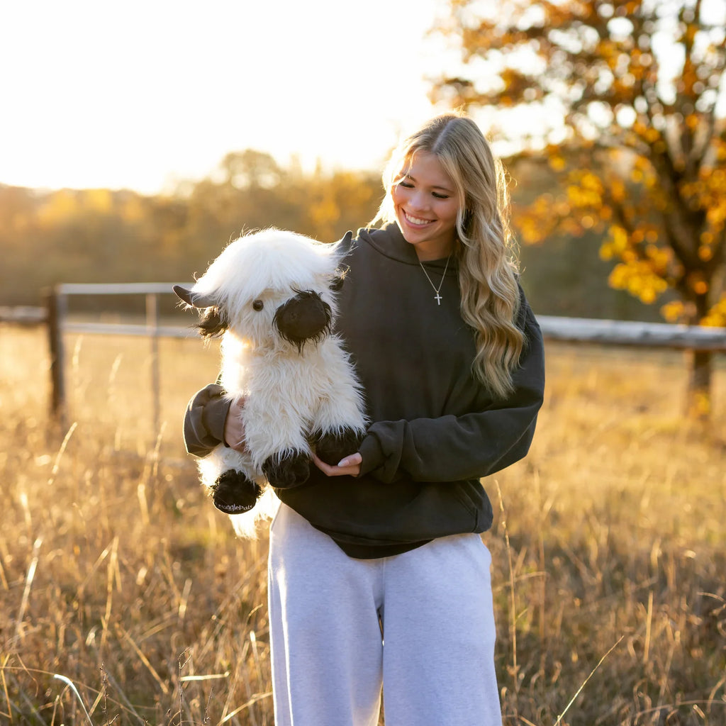 Jumbo White & Black Highland Cow Toyarat