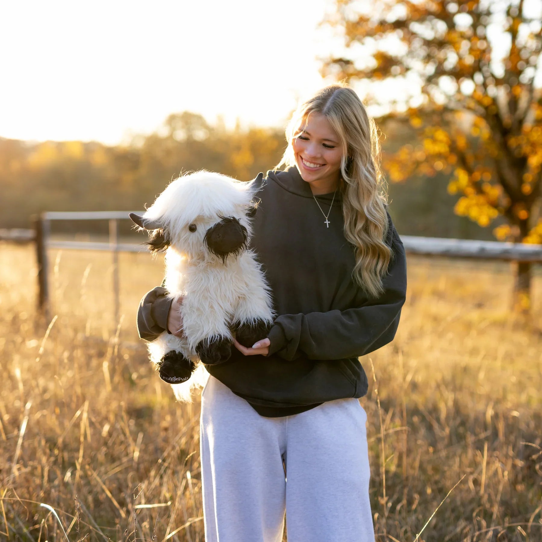 Jumbo White & Black Highland Cow Toyarat